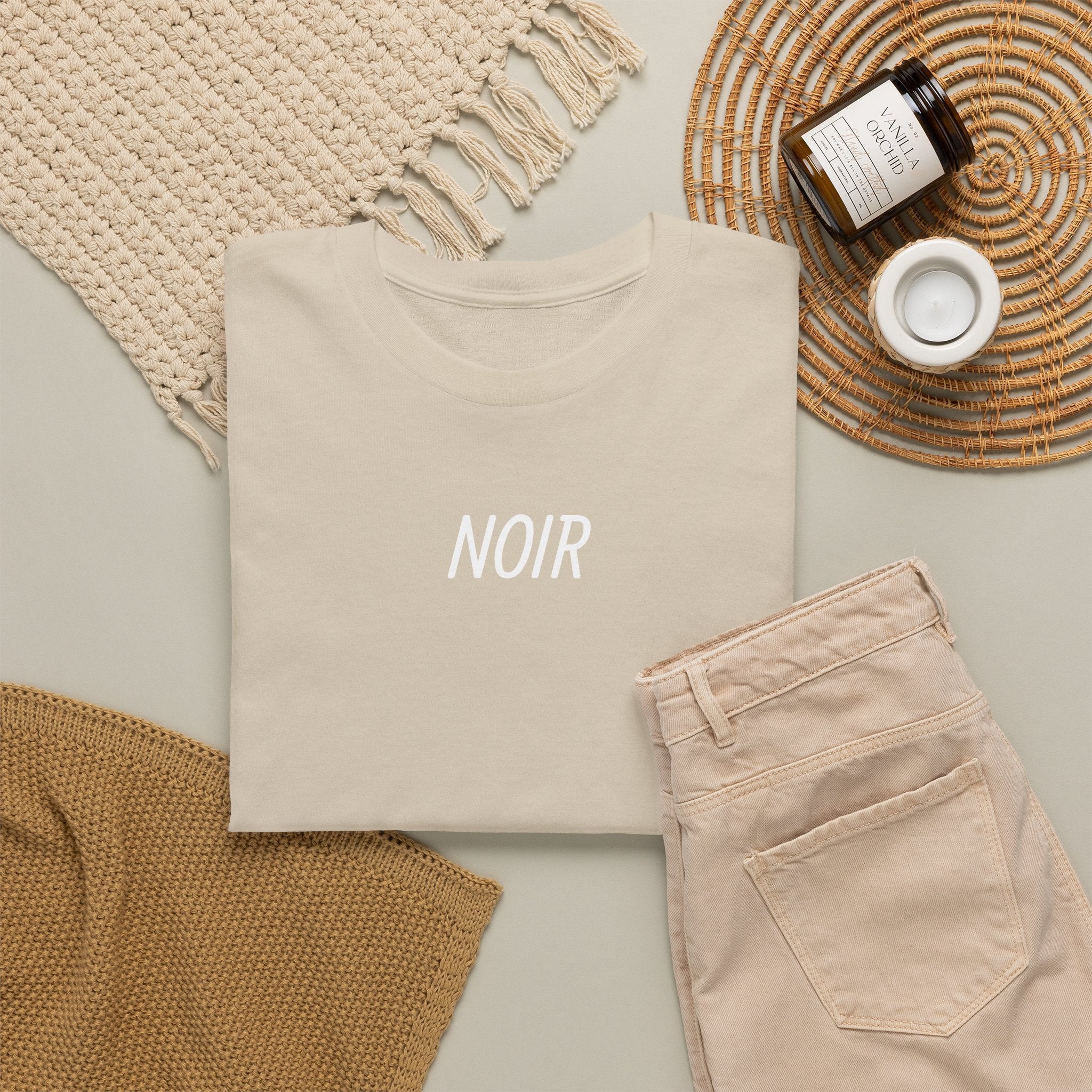 Noir Geisha Tee — Japonské streetwear tričko s květinovým motivem