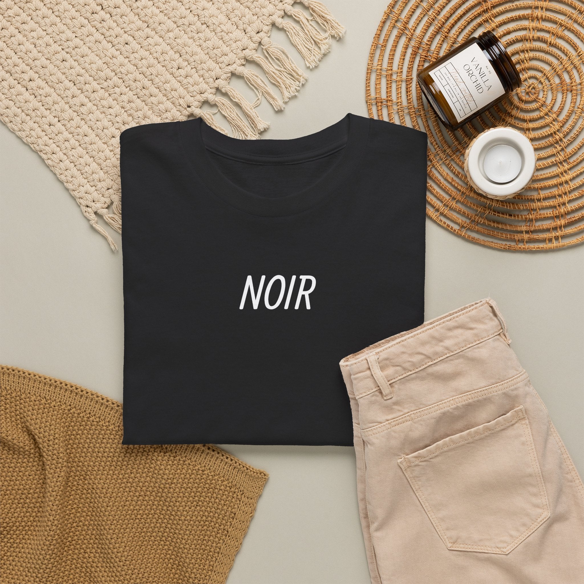 Noir Geisha Tee — Japonské streetwear tričko s květinovým motivem